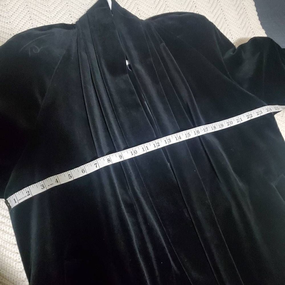 JS Collections Vtg Black Velvet Evening Coat Size Small - Picture 10 of 12